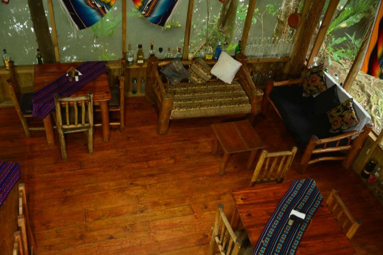 Hotel Kangaroo Y Restaurante Рио-Дульсе Экстерьер фото