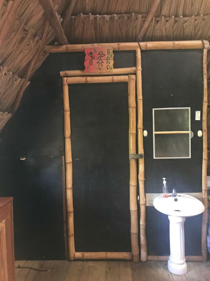 Hotel Kangaroo Y Restaurante Рио-Дульсе Экстерьер фото
